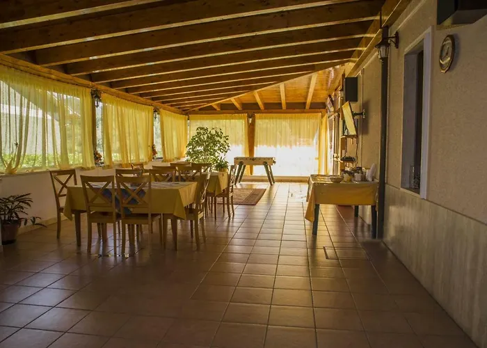 לינה וארוחת בוקר Benice Morino